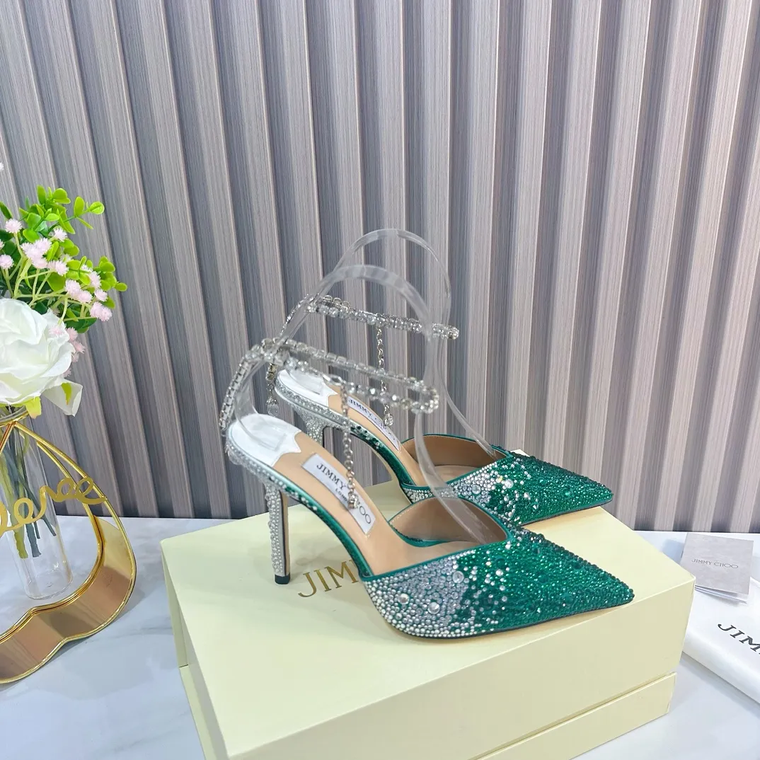 👟👟Ex-factory price 720👟👟 JIMMY CHOO (Jimmy CHOO) 💝💝💝 is a very comprehensive and noble fashion lifestyle brand. It has a series of women's high-heeled, medium-heeled, flat-heeled sandals with the same strap from major fashion bloggers and celebrities in Hong Kong and the United States.  The Australian pointed toe, round toe and square toe series are simply beautiful. Fall in love with elegance and playful sense of the future. Just by looking at them, you want to own them immediately, but you can really think about a pair of exquisite high heels~~~~~~~~~~~~~~~~~ 💝This series is specially designed for extraordinary and indifferent ladies, thus creating a unique overall effect, Jimmy Choo Design products that inspire women to move forward and show their charm💝💝💝 1⃣️Material: Imported silk hot diamond 2⃣️Inner: Imported Italian lambskin, super soft and delicate 3⃣️Outsole: Imported Italian original original color genuine leather outsole Heel height 10.cm (8.5/6.5cm can be made) 4⃣️Code number: 35-39 (34.40.41.42 customized)